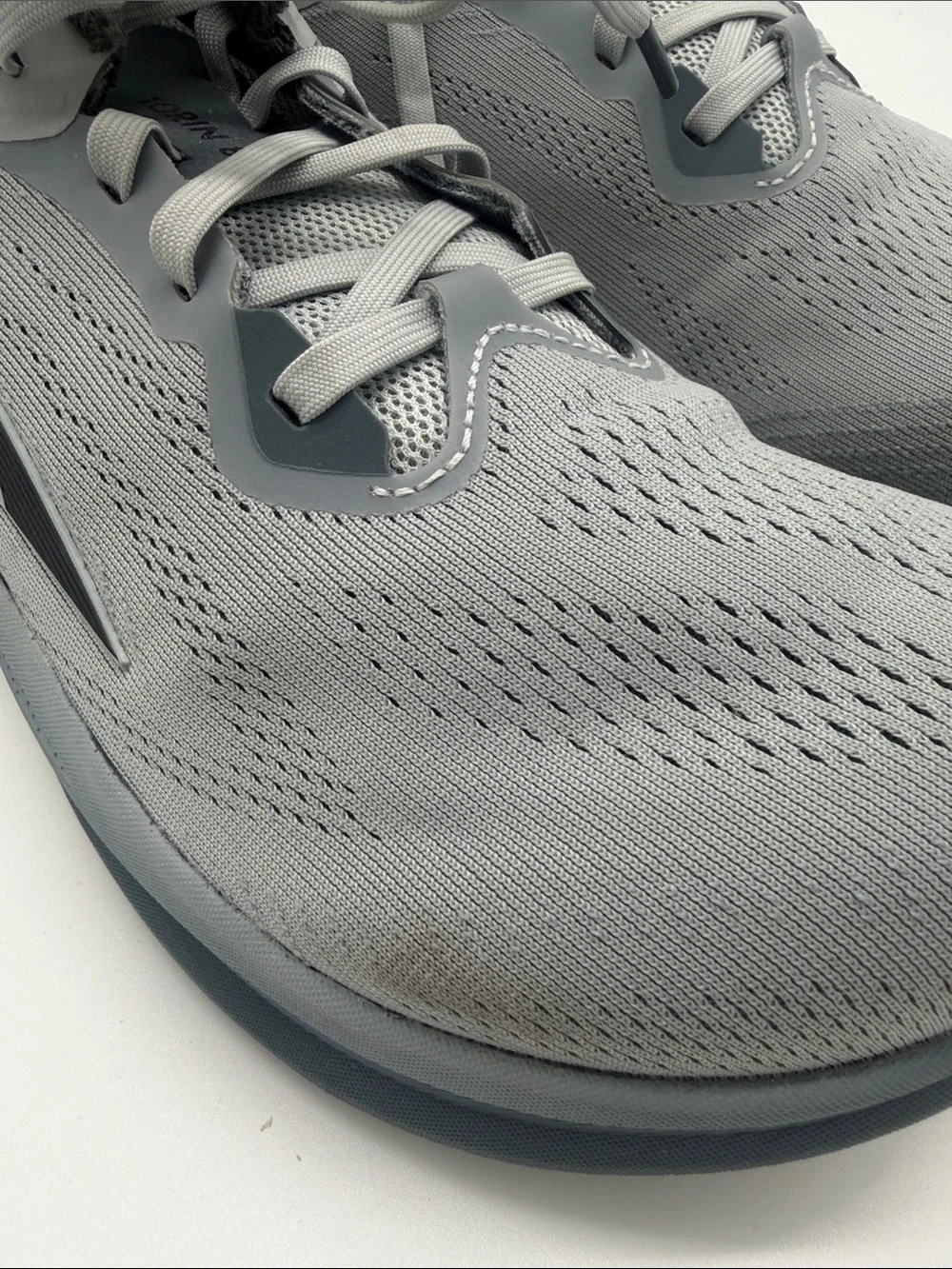 ALTRA men's torin 8 shoe in gray